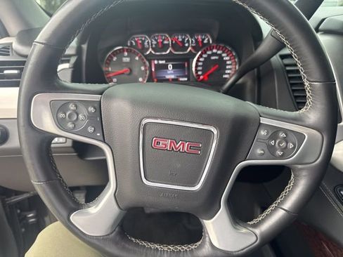 Used 2016 GMC Yukon SLT w/ HD Trailering Package image 12