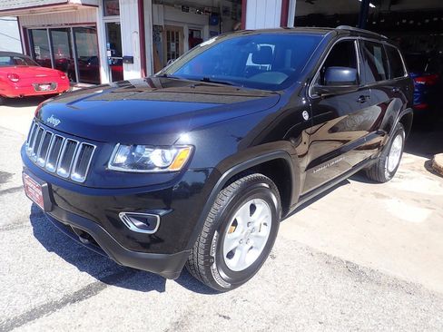Used 2014 Jeep Grand Cherokee Laredo w/ Quick Order Package 23E AWD/4WD image 2