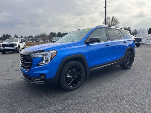 Certified 2024 GMC Terrain SLT w/ Tech Package image 2