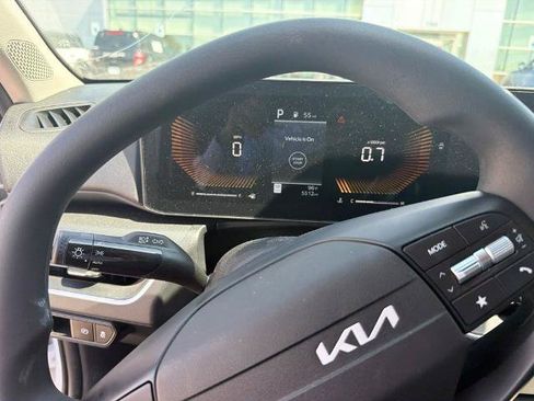 Used 2025 Kia K4 FWD image 3