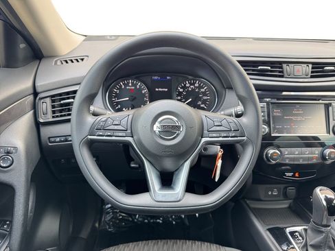 Used 2020 Nissan Rogue S image 23