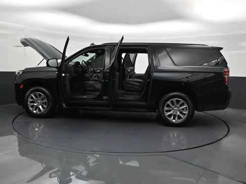 Used 2024 Chevrolet Suburban RST w/ Luxury Package RWD image 35