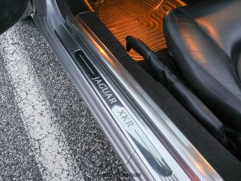 Used 2001 Jaguar XK8 Convertible image 38