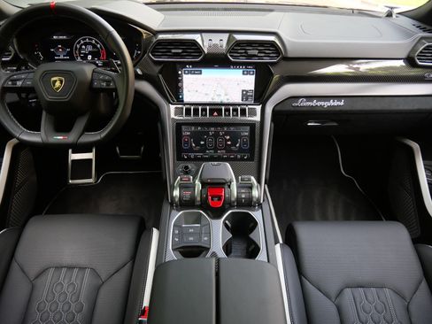 Used 2024 Lamborghini Urus Performante AWD/4WD image 7