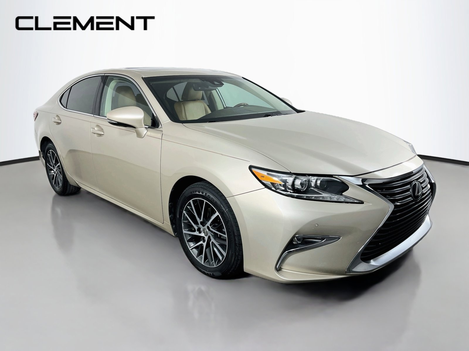 Used 2017 Lexus ES 350 w/ Luxury Package FWD image 4