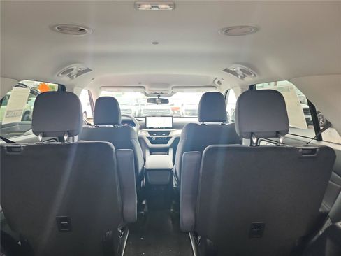 New 2026 Ford Explorer Active RWD image 18