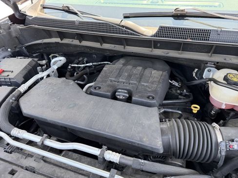 Used 2020 Chevrolet Silverado 1500 Custom w/ Custom Value Package AWD/4WD image 30
