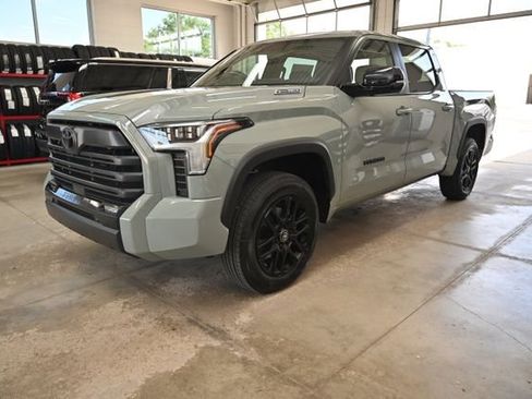 New 2026 Toyota Tundra Limited AWD/4WD image 9