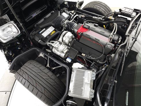 Used 1996 Chevrolet Corvette Coupe image 13