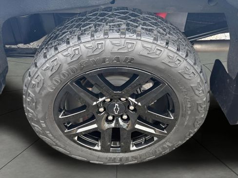 Certified 2023 Chevrolet Silverado 1500 LT Trail Boss w/ LPO, Dark Essentials Package AWD/4WD image 9