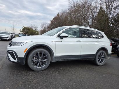 Used 2023 Volkswagen Tiguan SE w/ Panoramic Sunroof Package