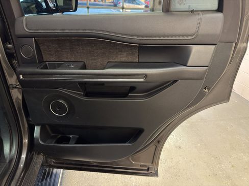 Used 2020 Ford Expedition Limited w/ Equipment Group 302A image 25