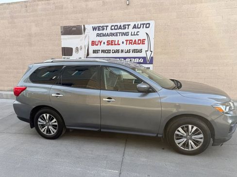 Used 2020 Nissan Pathfinder SV FWD image 3