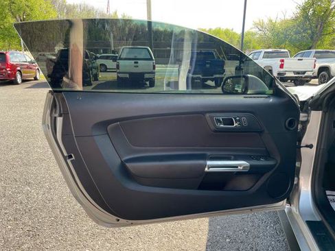 Used 2015 Ford Mustang GT RWD image 14