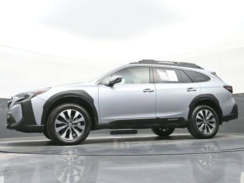 Used 2025 Subaru Outback Touring XT image 45