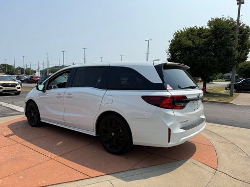 Used 2025 Honda Odyssey Sport-L image 4