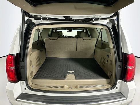 Used 2018 Chevrolet Suburban Premier image 34