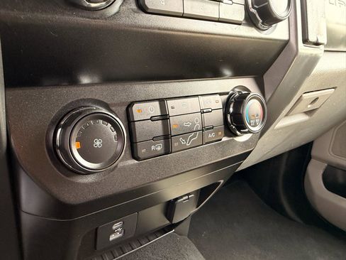 Used 2020 Ford F350 XLT w/ XLT Value Package AWD/4WD image 28