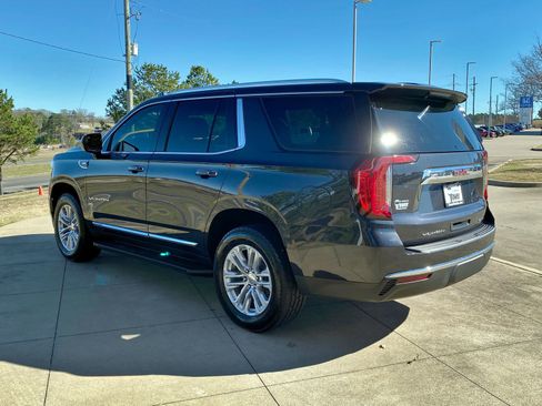 Used 2023 GMC Yukon SLT image 4