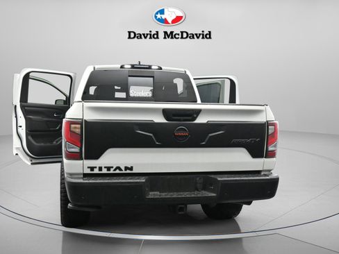 Used 2022 Nissan Titan PRO-4X w/ Pro-4x Utility Package AWD/4WD image 11