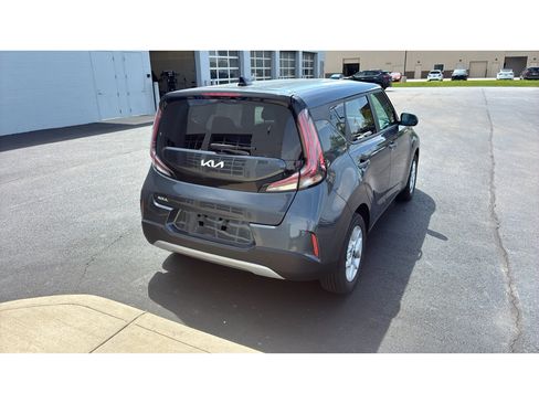 Used 2025 Kia Soul LX w/ LX Technology Package FWD image 6