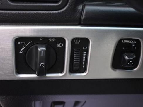 Used 2003 Ford Thunderbird image 21