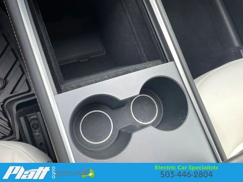 Used 2023 Tesla Model Y Long Range AWD/4WD image 31