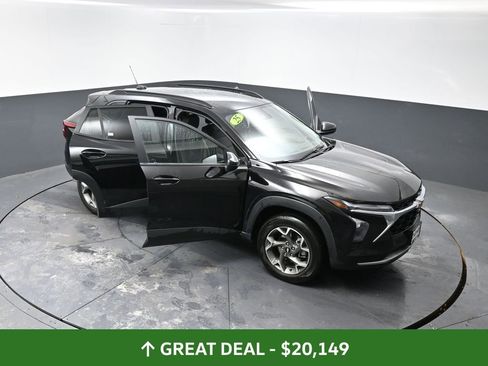 Used 2025 Chevrolet Trax LT image 62