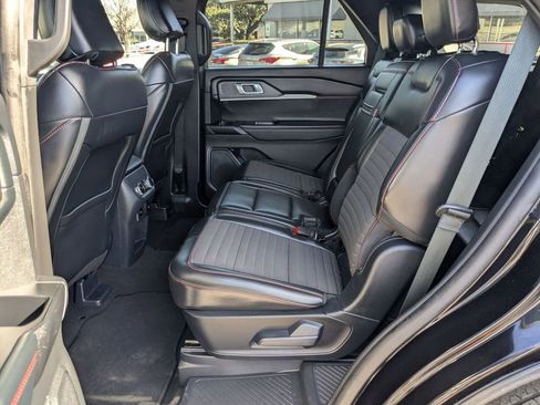 Used 2025 Ford Explorer ST-Line w/ ST-Line Street Pack image 27