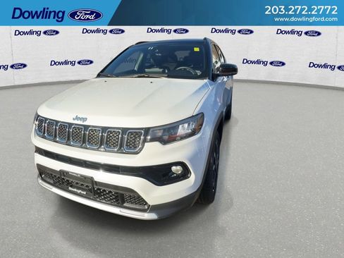 Used 2024 Jeep Compass Limited image 6