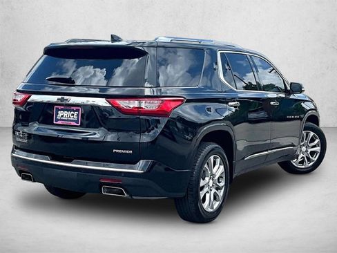 Used 2019 Chevrolet Traverse Premier w/ Driver Confidence II Package FWD image 2