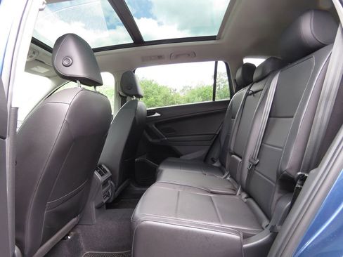 Used 2020 Volkswagen Tiguan SEL AWD/4WD image 20