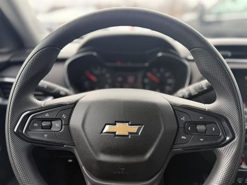 Used 2022 Chevrolet TrailBlazer LT w/ Confidence II Package image 16
