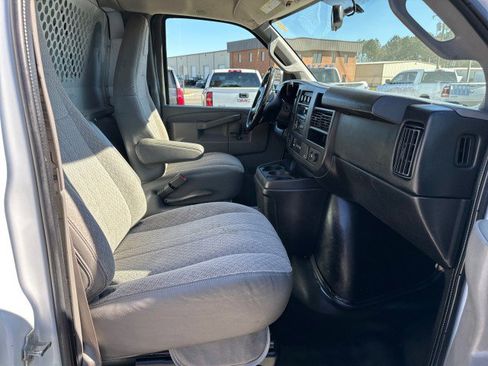 Used 2016 Chevrolet Express 2500 Extended image 24