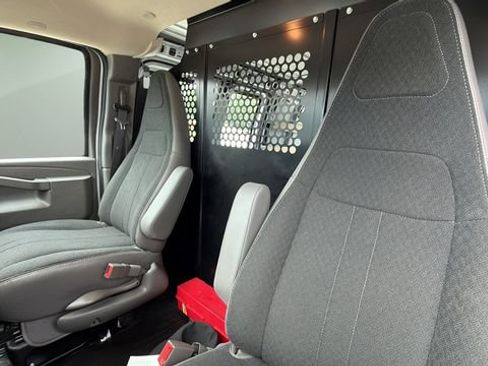 Used 2025 GMC Savana 2500 w/ Driver Convenience Package RWD image 22