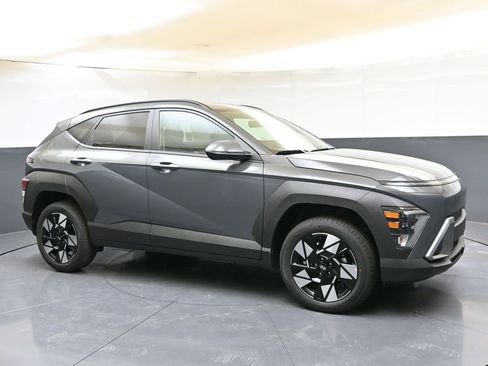 Certified 2025 Hyundai Kona SEL AWD/4WD image 7