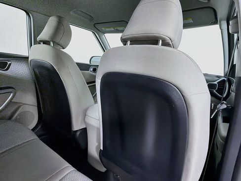 Used 2021 Kia Soul LX FWD image 26