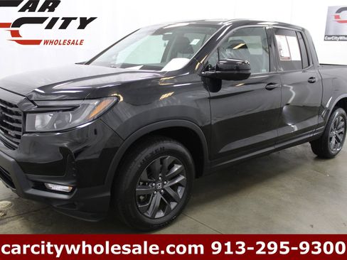 Used 2021 Honda Ridgeline Sport image 1