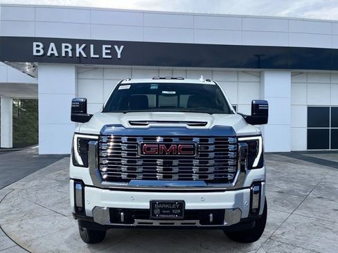 New 2026 GMC Sierra 3500 Denali w/ Denali Reserve Package AWD/4WD image 6