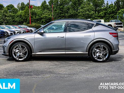 Used 2023 Genesis GV60 Performance image 9