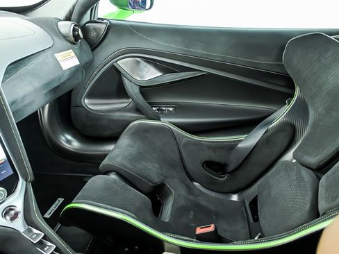 Used 2024 McLaren 750S Spider RWD image 36