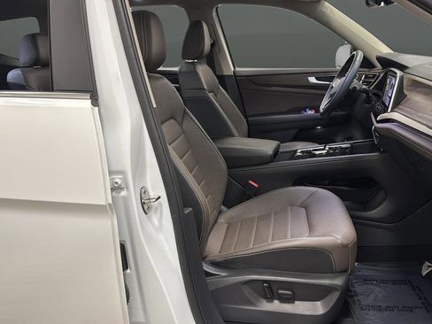 Used 2024 Volkswagen Atlas SEL AWD/4WD image 25