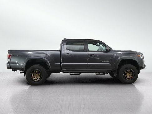 Used 2020 Toyota Tacoma TRD Sport AWD/4WD image 6