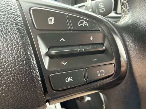 Certified 2023 Hyundai Venue SEL w/ Cargo Package FWD image 26