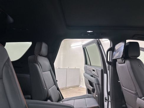 New 2026 GMC Yukon AT4 w/ AT4 Premium Plus Package AWD/4WD image 26