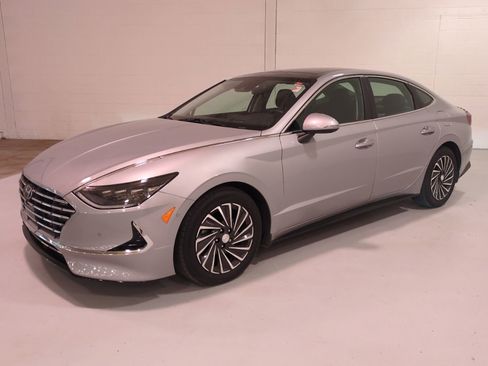 Certified 2023 Hyundai Sonata Limited FWD image 9