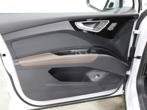 Used 2024 Audi Q4 e-tron Premium Plus image 6