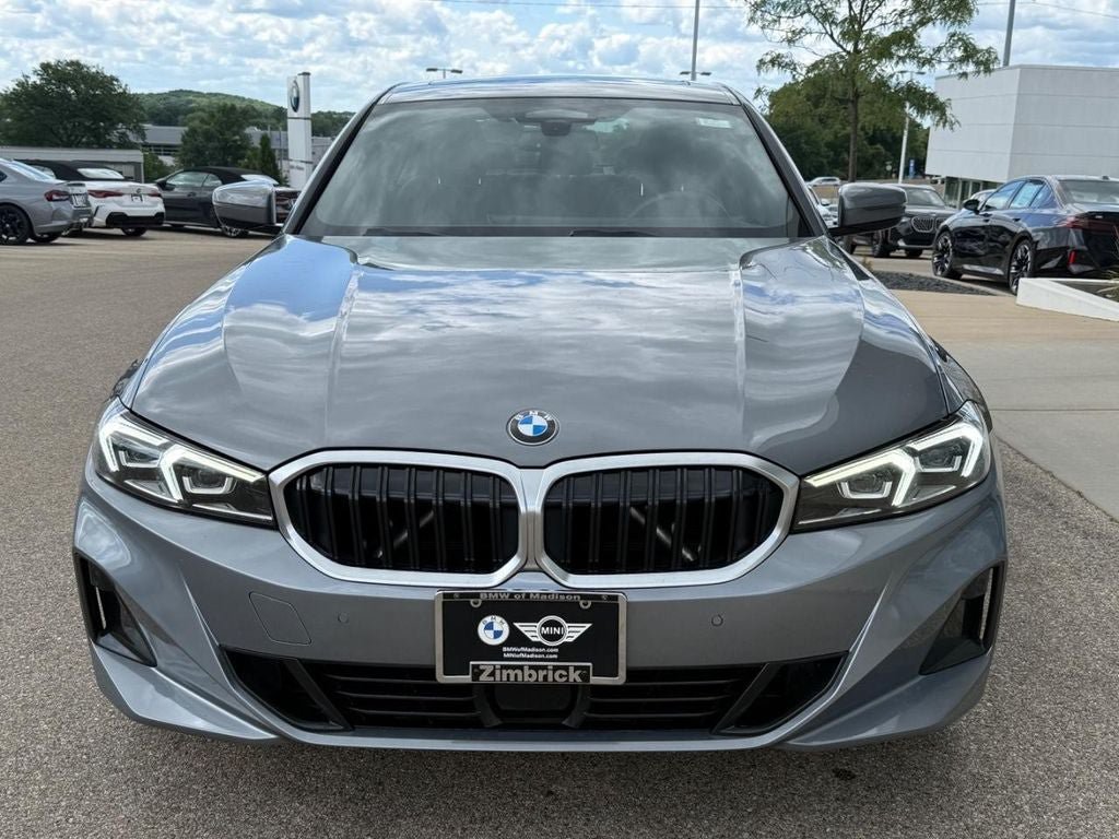 Used 2023 BMW 330i xDrive Sedan w/ Premium Package AWD/4WD image 9