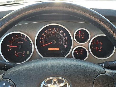 Used 2013 Toyota Tundra 4x4 CrewMax image 10