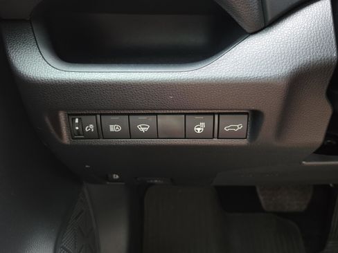 Certified 2022 Toyota RAV4 SE w/ Weather & Moonroof Package AWD/4WD image 19
